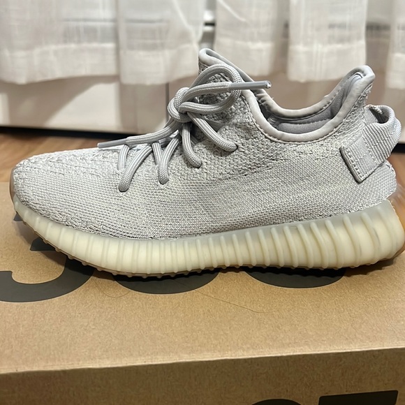 yeezy sesame box